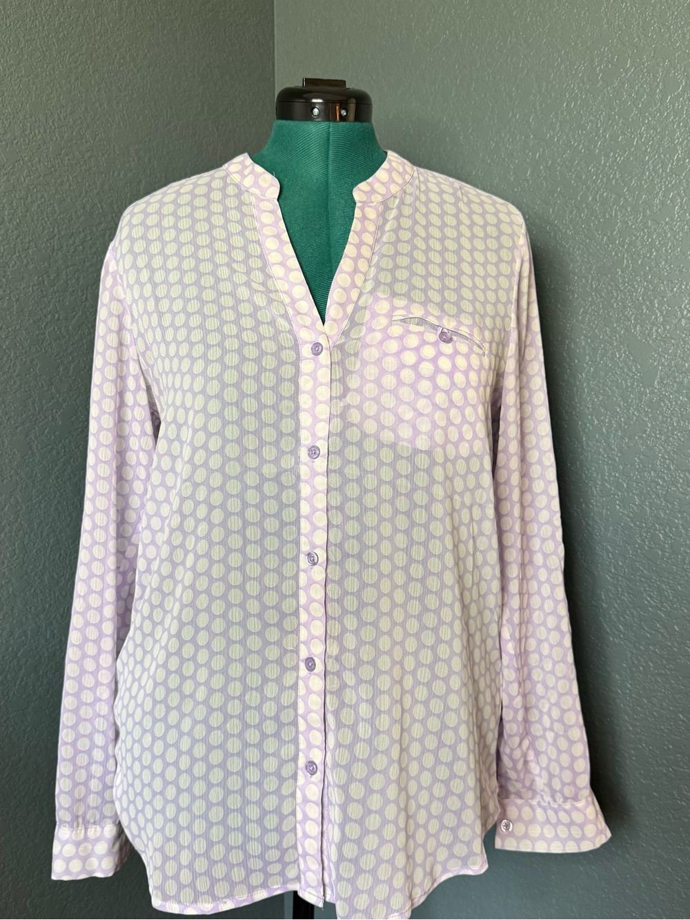 Kut from the Kloth Lavender and White Dot Button-Up Blouse L